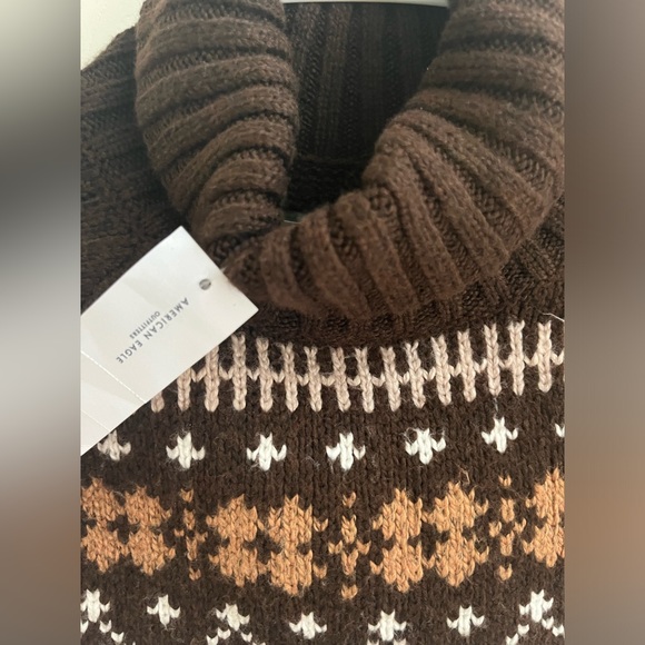 Brown Turtle Neck - Picture 4 of 5